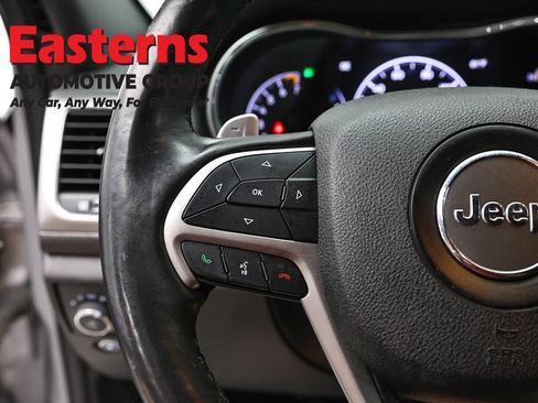 Used 2017 Jeep Grand Cherokee Altitude AWD/4WD image 15