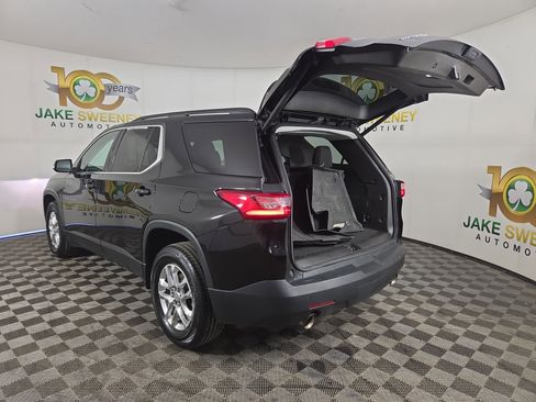 Used 2021 Chevrolet Traverse LT image 30