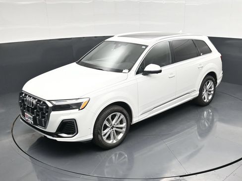 Used 2025 Audi Q7 3.0T Premium Plus AWD/4WD image 47