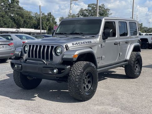 Used 2019 Jeep Wrangler Unlimited Sahara w/ Quick Order Package 24M Moab AWD/4WD image 17