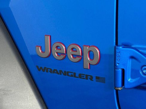 Certified 2025 Jeep Wrangler Unlimited Rubicon w/ Convenience Group AWD/4WD image 15