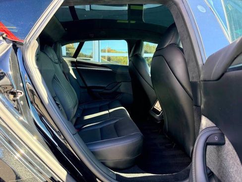 Used 2021 Tesla Model S Plaid image 32