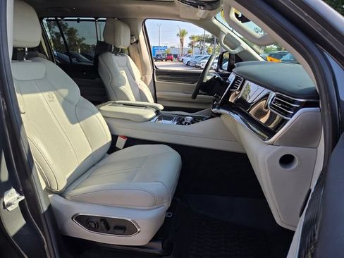 Used 2022 Jeep Wagoneer Series II w/ Convenience Group I AWD/4WD image 26