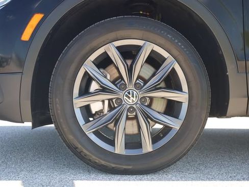 Used 2023 Volkswagen Tiguan SE FWD image 8
