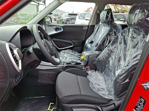 New 2025 Kia Soul LX w/ LX Technology Package image 9