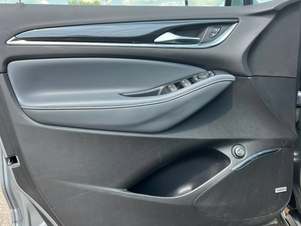 Used 2024 Buick Enclave Essence w/ Experience Buick Package AWD/4WD image 16