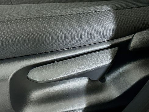 Used 2024 Toyota Corolla Cross LE w/ Moonroof Package image 13