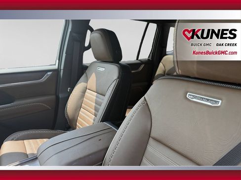 New 2026 GMC Acadia Denali Ultimate w/ LPO, Floor Liner Package AWD/4WD image 23