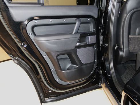 Used 2023 Land Rover Defender 110 V8 AWD/4WD image 54