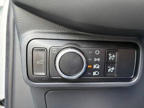 Used 2025 Ford Explorer Active RWD image 22