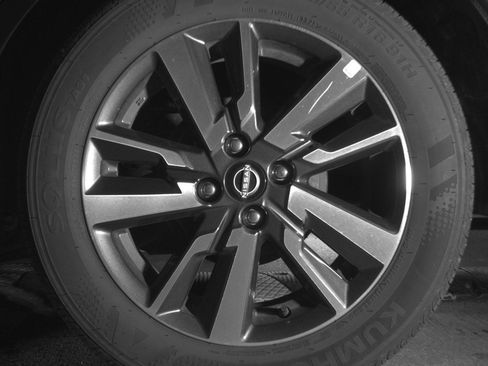 Used 2025 Nissan Versa SV image 14