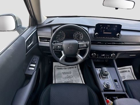 Used 2022 Mitsubishi Outlander ES image 23