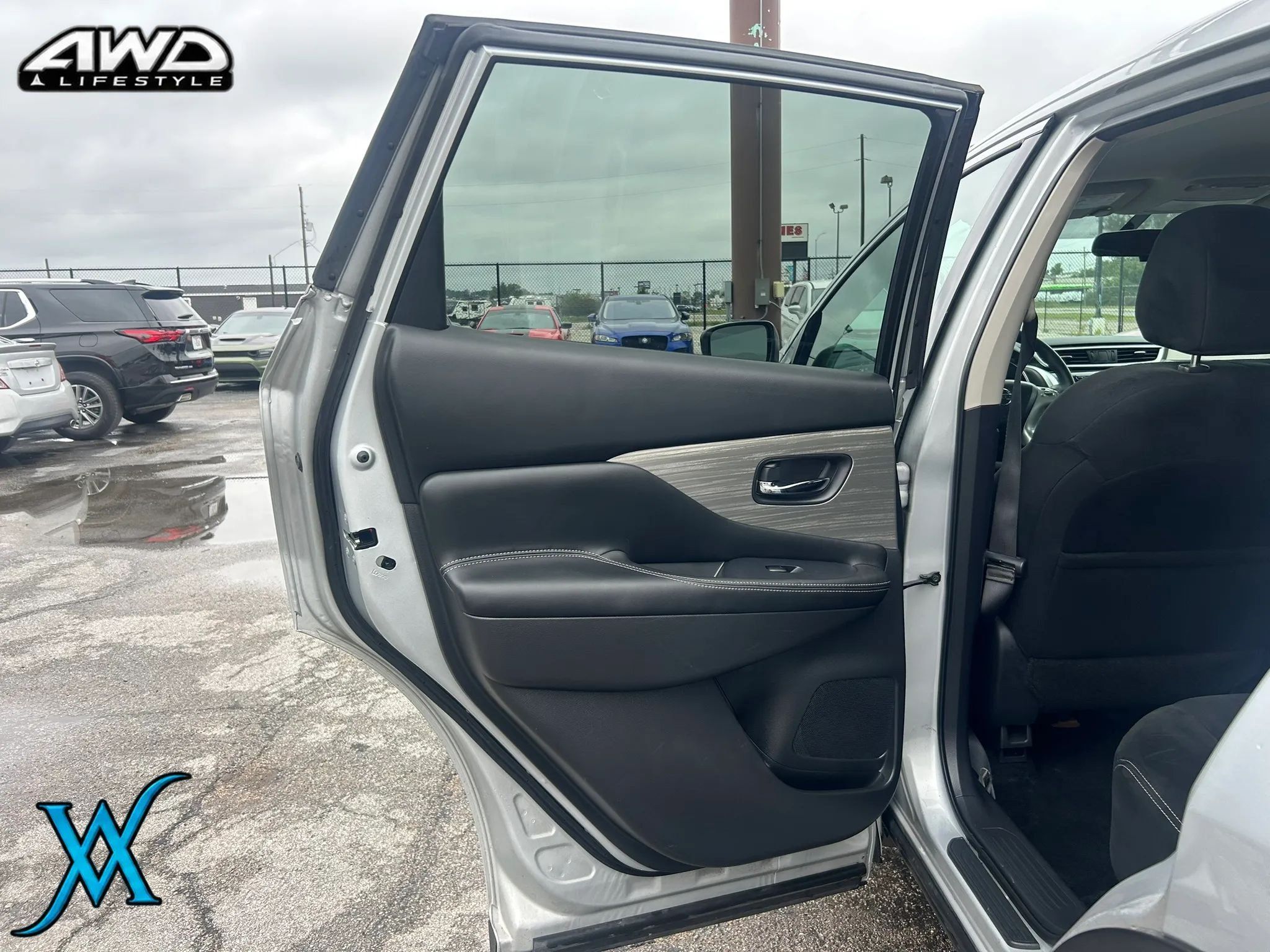 Used 2018 Nissan Murano S AWD/4WD image 14