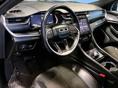 Used 2021 Jeep Grand Cherokee L Laredo image 2