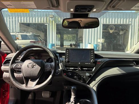 Used 2024 Toyota Camry XSE FWD image 9