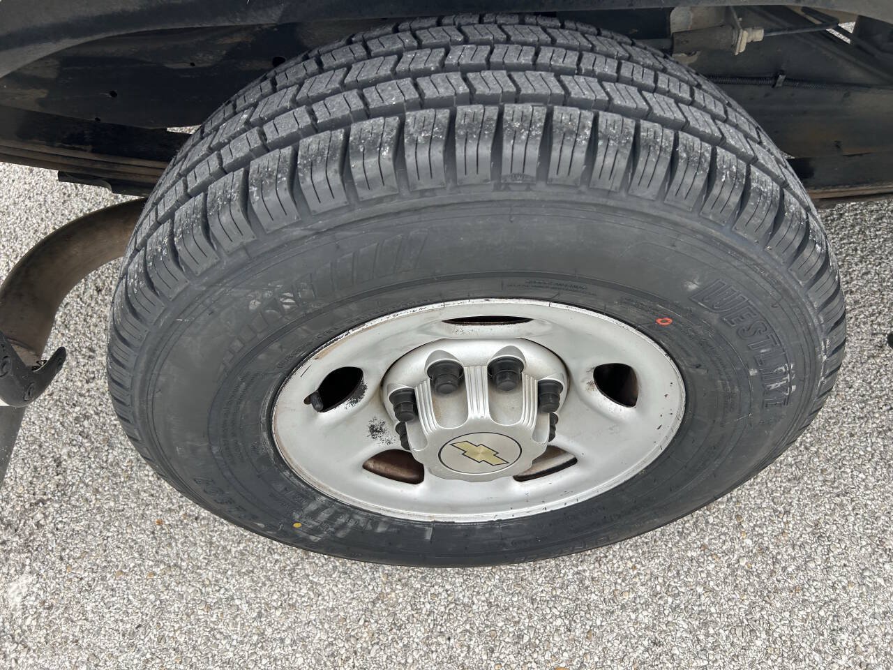 Used 2013 Chevrolet Express 2500 RWD image 9