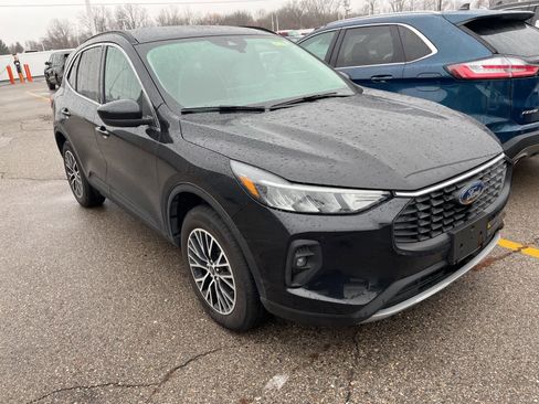 Used 2025 Ford Escape SE image 18