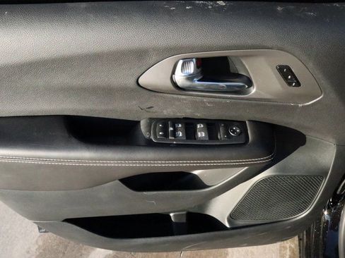 New 2026 Chrysler Pacifica Select FWD image 16