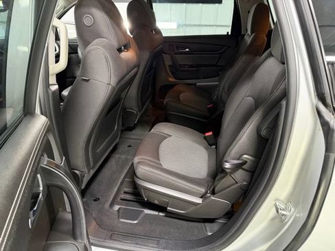 Used 2017 Chevrolet Traverse LT w/ Style and Technology Package AWD/4WD image 10