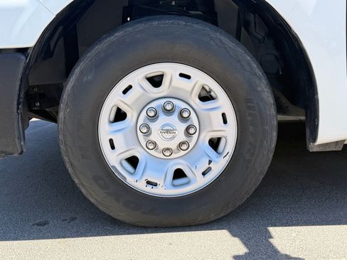 Used 2018 Nissan NV 2500 SV RWD image 6