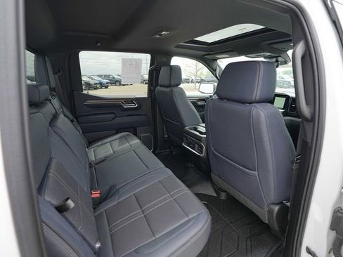Used 2023 Chevrolet Silverado 1500 High Country w/ High Country Premium Package AWD/4WD image 27