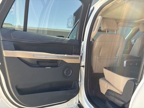 Used 2022 Ford Expedition Max Limited RWD image 13