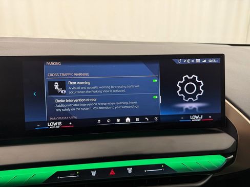 Used 2025 BMW X3 xDrive30i w/ Premium Package image 24