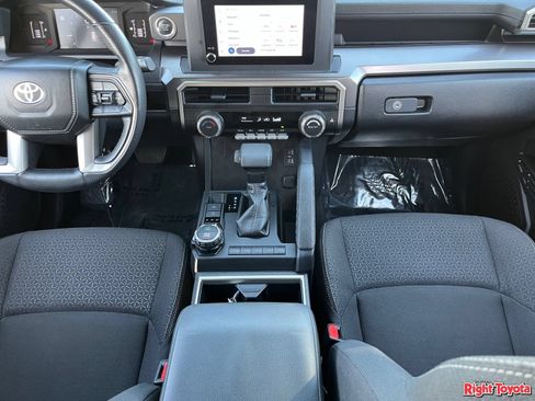 Certified 2025 Toyota 4Runner SR5 AWD/4WD image 18