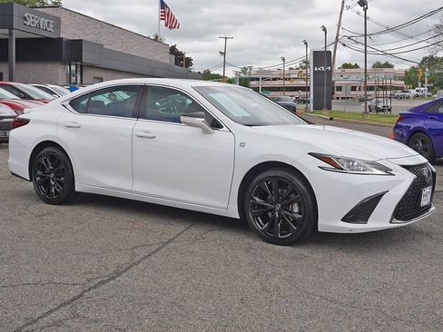 Used 2022 Lexus ES 350 F Sport FWD image 2