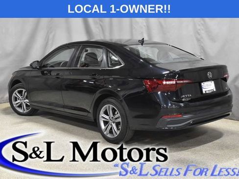 Used 2024 Volkswagen Jetta SE image 6