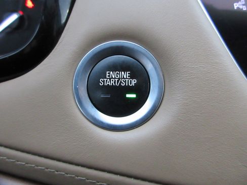 Used 2019 Cadillac XT5 Platinum image 41