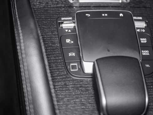 Used 2025 Mercedes-Benz GLE 450e 4MATIC image 47
