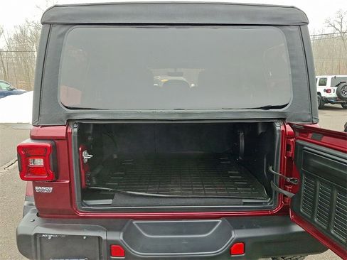 Used 2021 Jeep Wrangler Unlimited Rubicon image 30