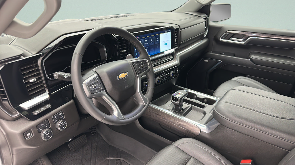 Used 2023 Chevrolet Silverado 1500 LTZ w/ Technology Package AWD/4WD image 14
