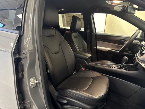 Used 2023 Jeep Compass Latitude AWD/4WD image 42