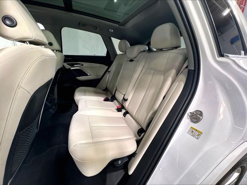Used 2025 Audi Q5 Premium AWD/4WD image 28