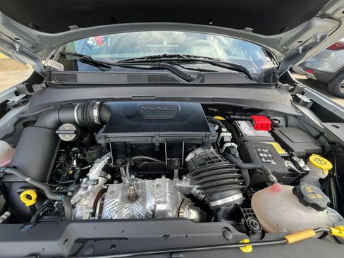 Used 2025 Jeep Compass Trailhawk AWD/4WD image 32
