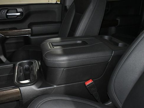 Used 2021 Chevrolet Silverado 1500 LT Trail Boss w/ Convenience Package II image 39