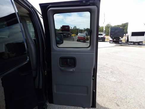 Used 2019 Chevrolet Express 3500 LS image 26