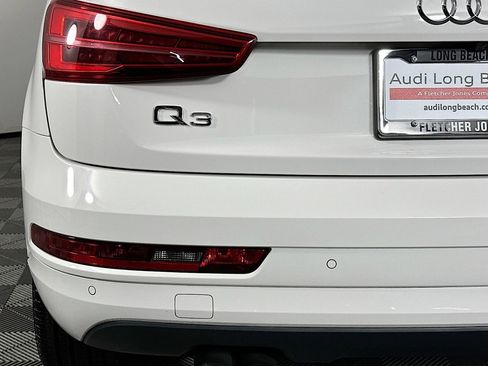 Used 2018 Audi Q3 2.0T Premium w/ Convenience Package image 17
