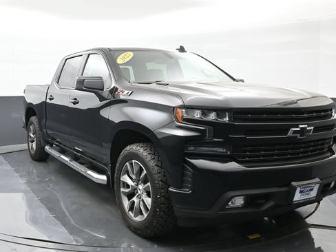 Used 2022 Chevrolet Silverado 1500 RST w/ Z71 Off-Road Package AWD/4WD image 6