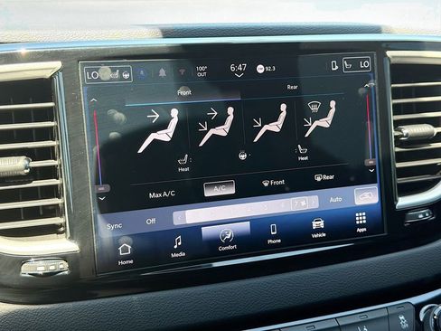 Used 2025 Chrysler Pacifica Select FWD image 15