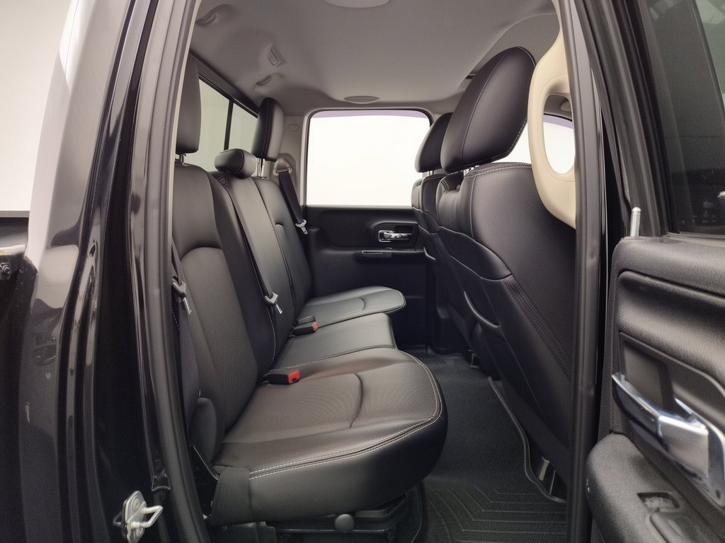 Used 2014 RAM 1500 Laramie AWD/4WD image 29
