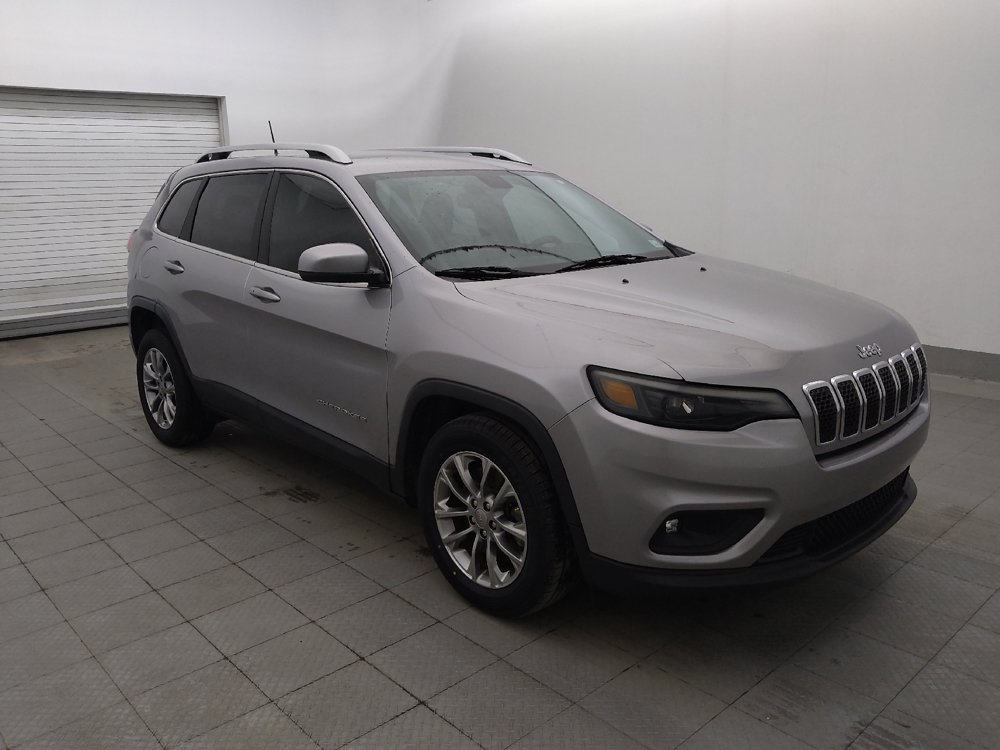Used 2019 Jeep Cherokee Latitude Plus w/ Comfort/Convenience Group FWD image 11