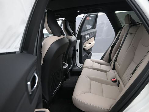 New 2026 Volvo XC60 B5 Plus w/ Protection Package Premier AWD/4WD image 20