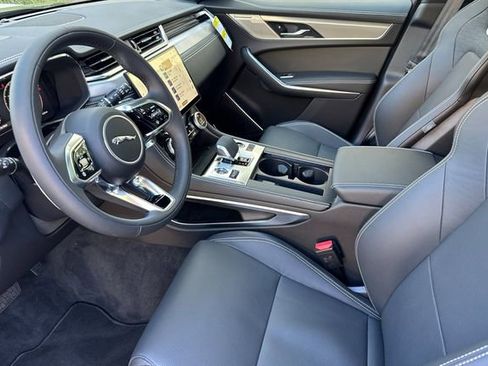 New 2026 Jaguar F-PACE R-Dynamic S image 9