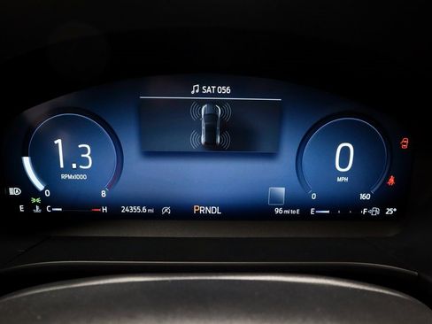 Certified 2025 Ford Escape Platinum image 30