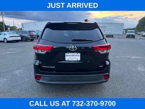 Used 2019 Toyota Highlander LE AWD/4WD image 5
