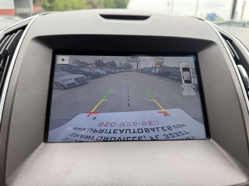 Used 2016 Ford Edge Titanium FWD image 16