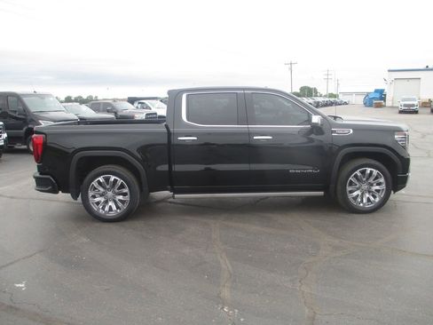 Used 2023 GMC Sierra 1500 Denali w/ Denali Reserve Package AWD/4WD image 5